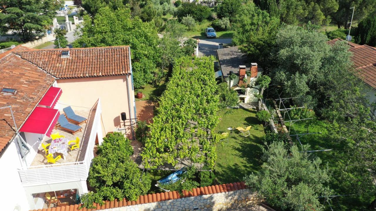 Holiday House Danica Banjole Bagian luar foto