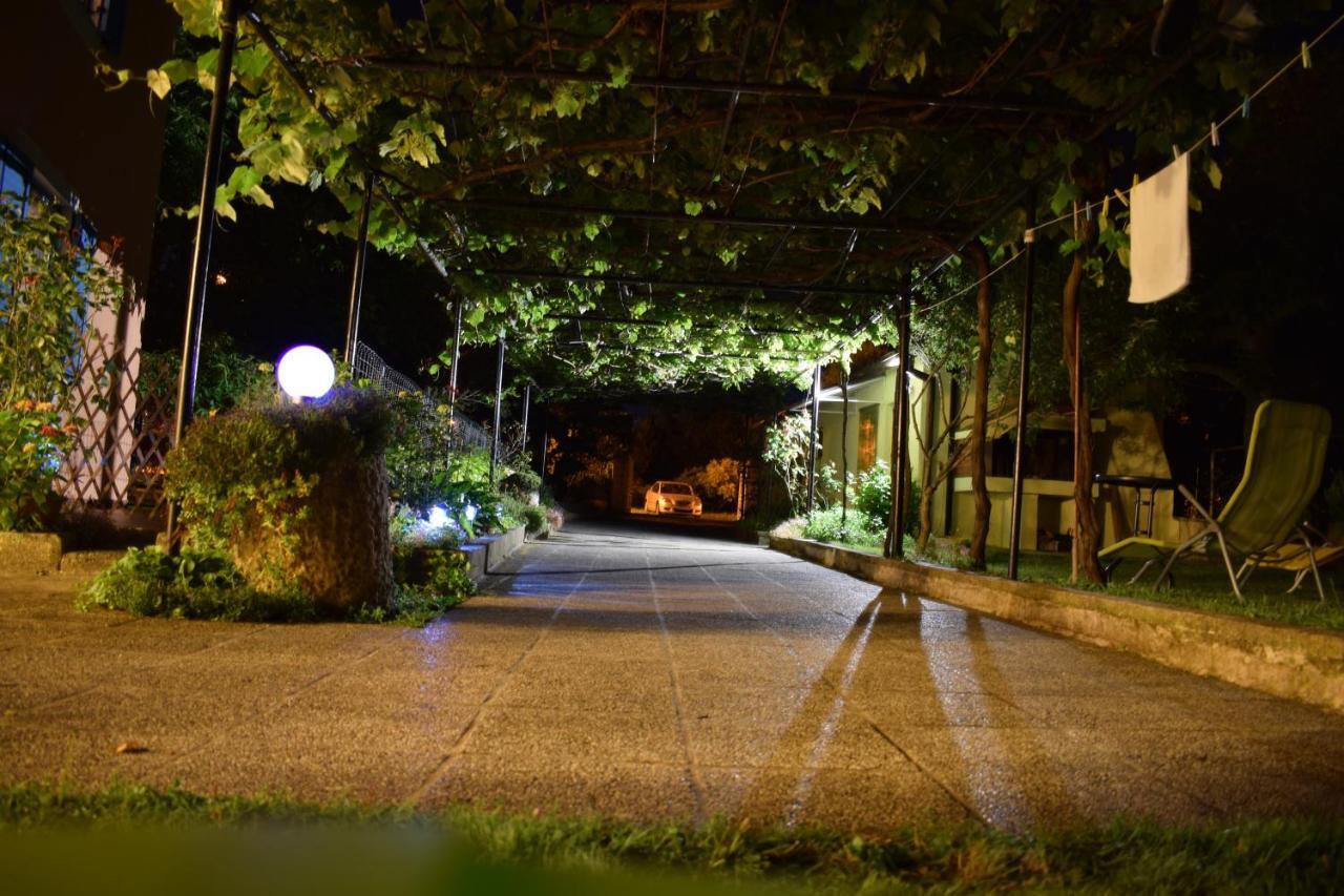 Holiday House Danica Banjole Bagian luar foto